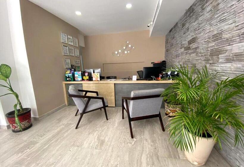 Attraction Hotel Deluxe