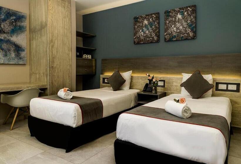 Attraction Hotel Deluxe