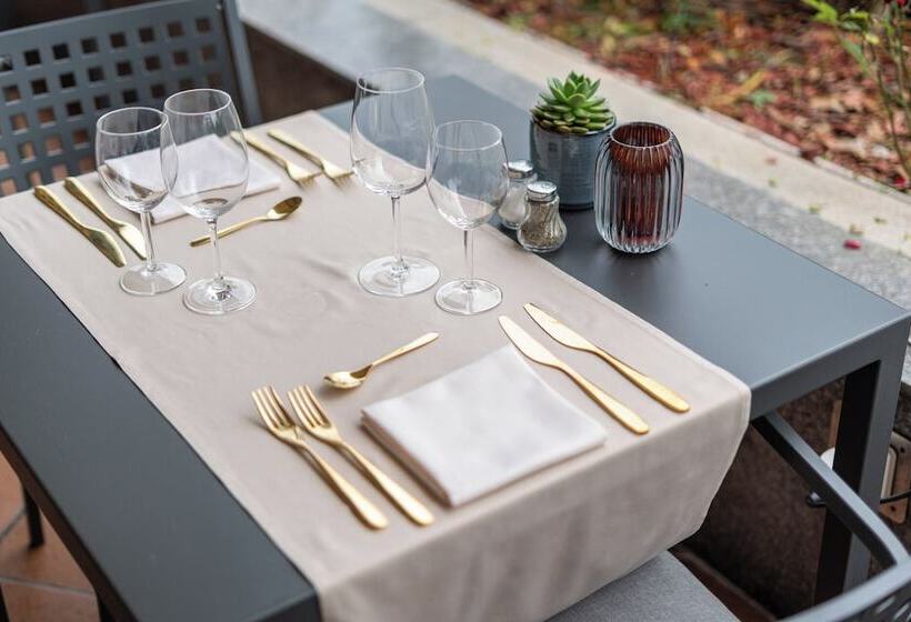 Easy Stay By Hotel La Perla