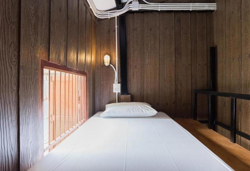 Home Mali Hostel At Hua Lumpong