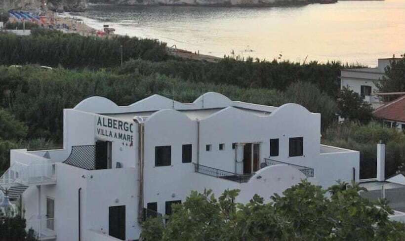 هتل Albergo Villa A Mare