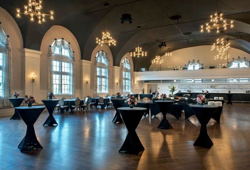 فندق Aloft Buffalo Downtown