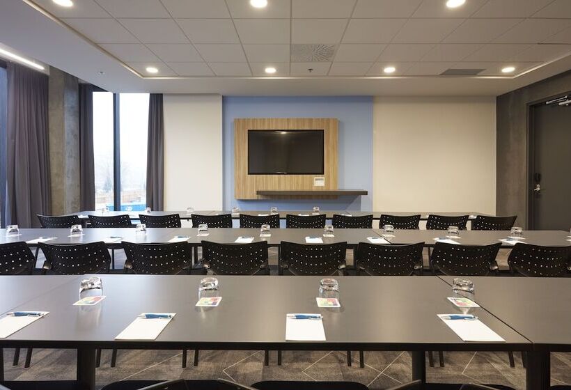 Alt Hotel Calgary East Village