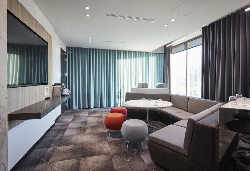 Alt Hotel Calgary East Village