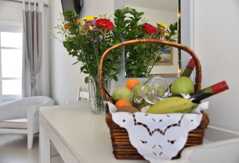 בית מלון כפרי Artemida S Village