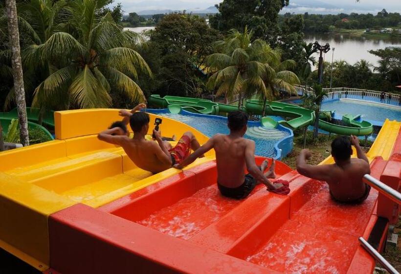 בית מלון כפרי Bukit Merah Laketown Resort