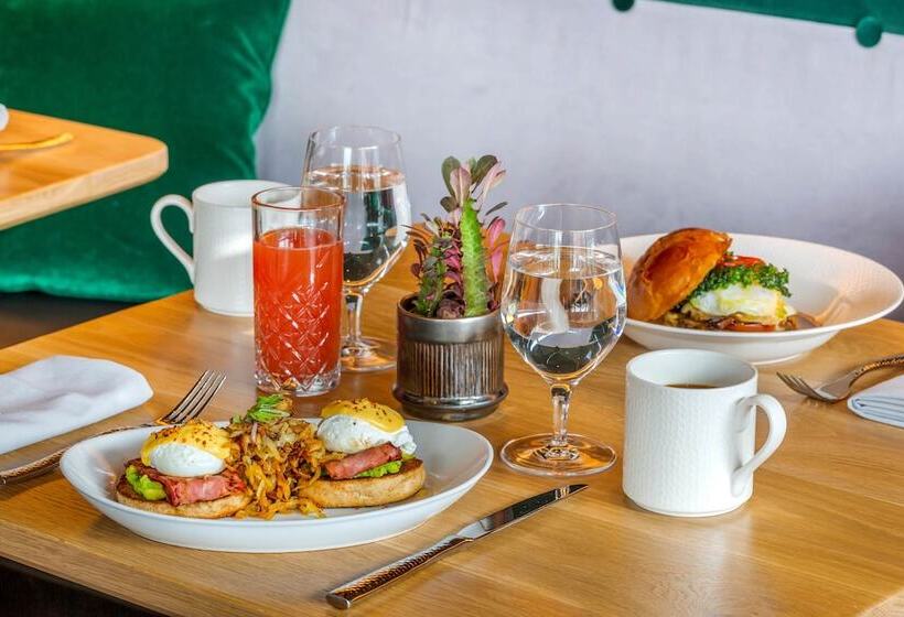 Cambria Hotel Boston Downtown   Seaport