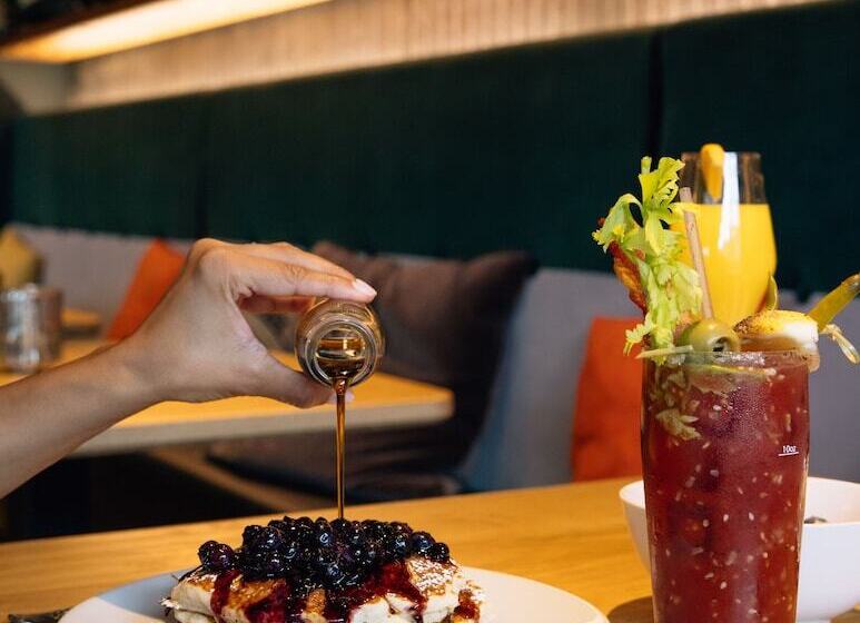 Cambria Hotel Boston Downtown   Seaport