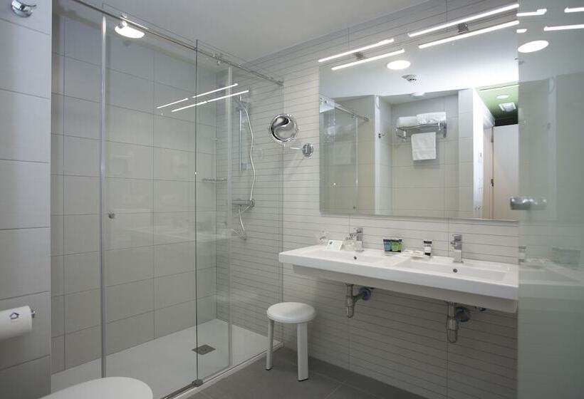 هتل Casual De Las Olas San Sebastian