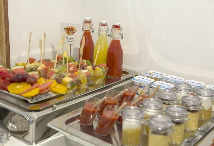 Отель Casual De Las Olas San Sebastian