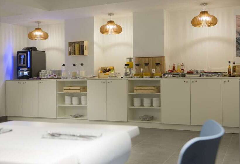 Отель Casual De Las Olas San Sebastian