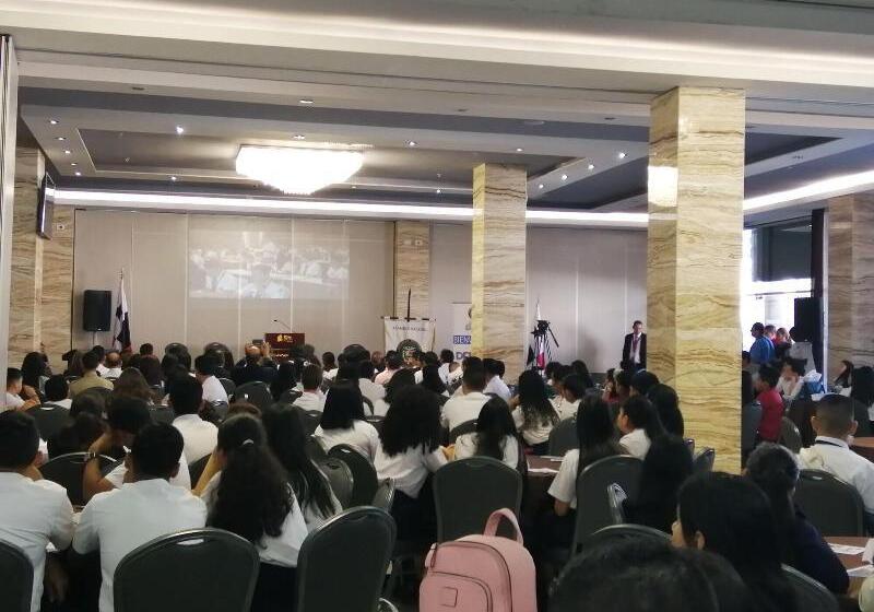 فندق City Plaza  & Suites