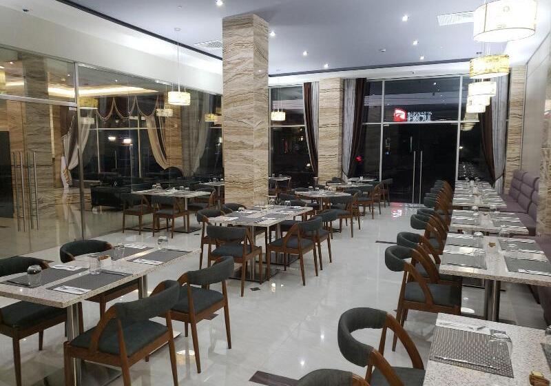 فندق City Plaza  & Suites