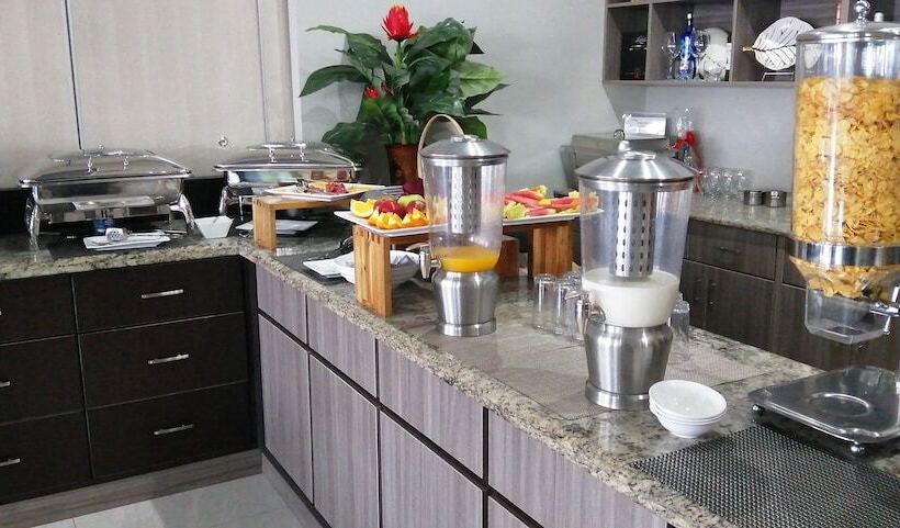 فندق City Plaza  & Suites