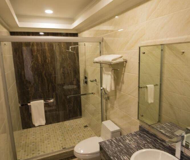 فندق City Plaza  & Suites