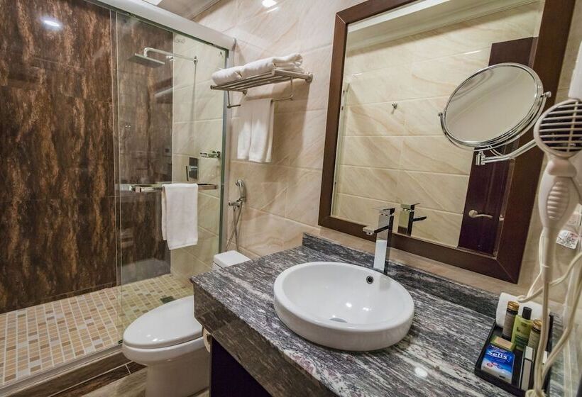 فندق City Plaza  & Suites