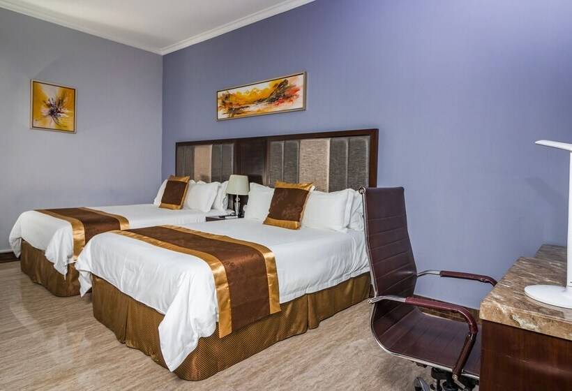 فندق City Plaza  & Suites