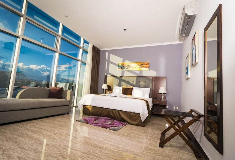 فندق City Plaza  & Suites