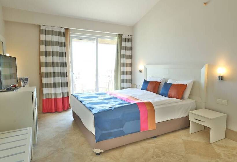 Отель Crystal Boutique Beach & Resort   Adult Only