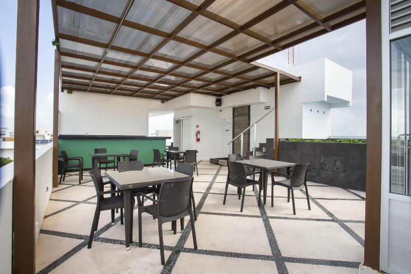 Attraction Hotel Deluxe