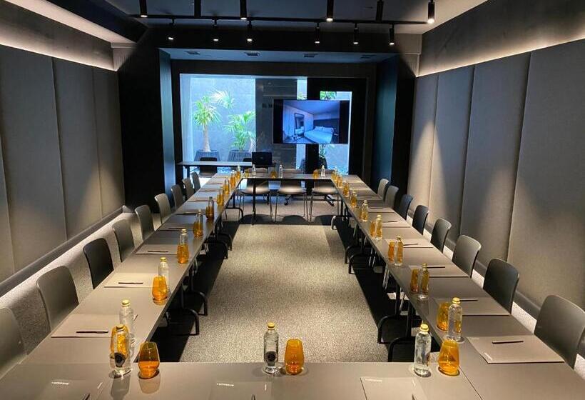 ホテル El Moderne