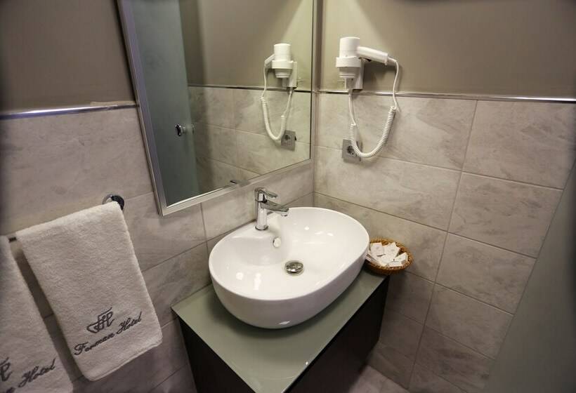 ホテル Ferman Pera