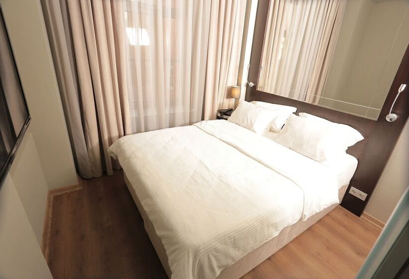 ホテル Ferman Pera