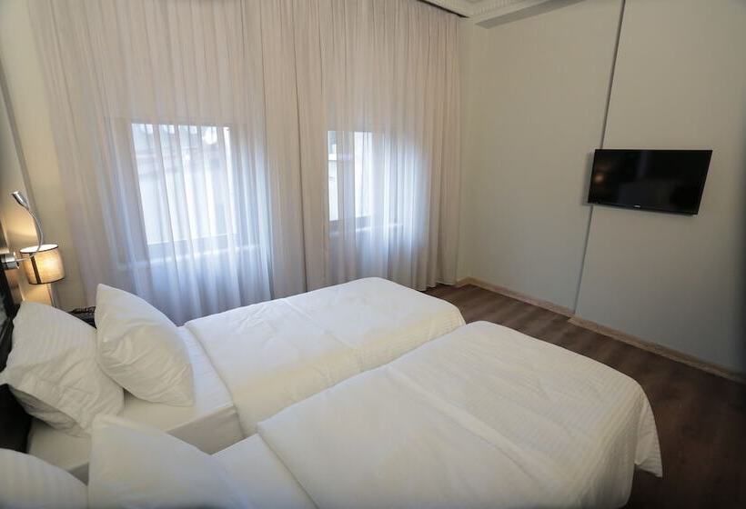 ホテル Ferman Pera