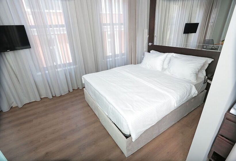 ホテル Ferman Pera