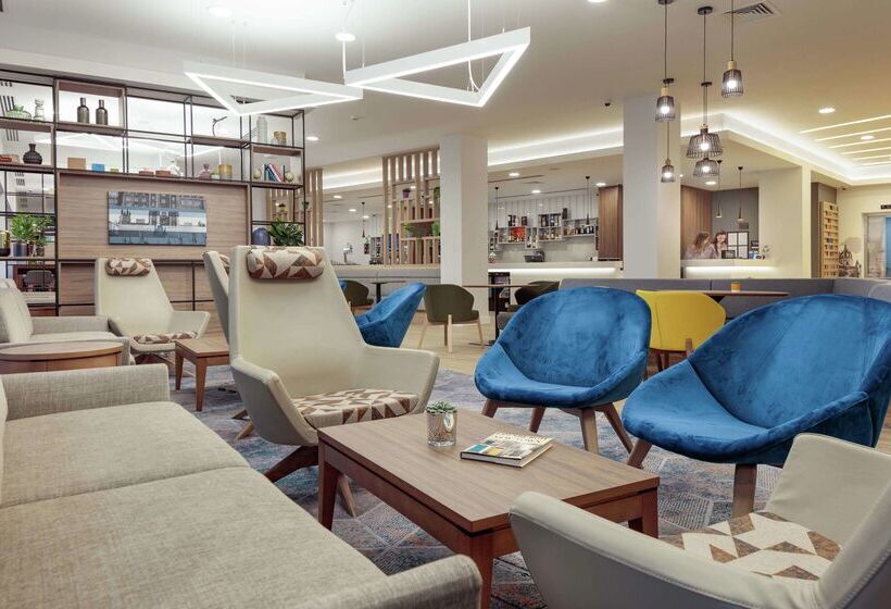 בית מלון כפרי Hampton By Hilton Edinburgh Airport