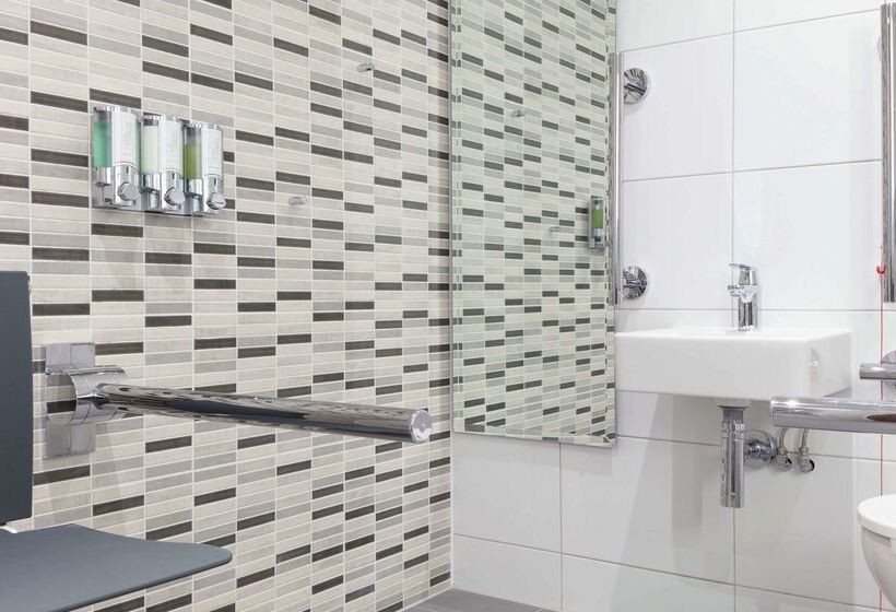 בית מלון כפרי Hampton By Hilton Edinburgh Airport