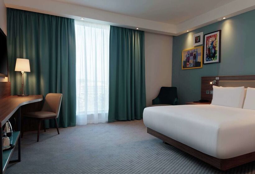 בית מלון כפרי Hampton By Hilton Edinburgh Airport