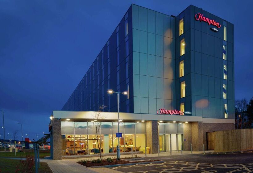 בית מלון כפרי Hampton By Hilton Edinburgh Airport