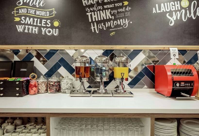 בית מלון כפרי Hampton By Hilton Edinburgh Airport