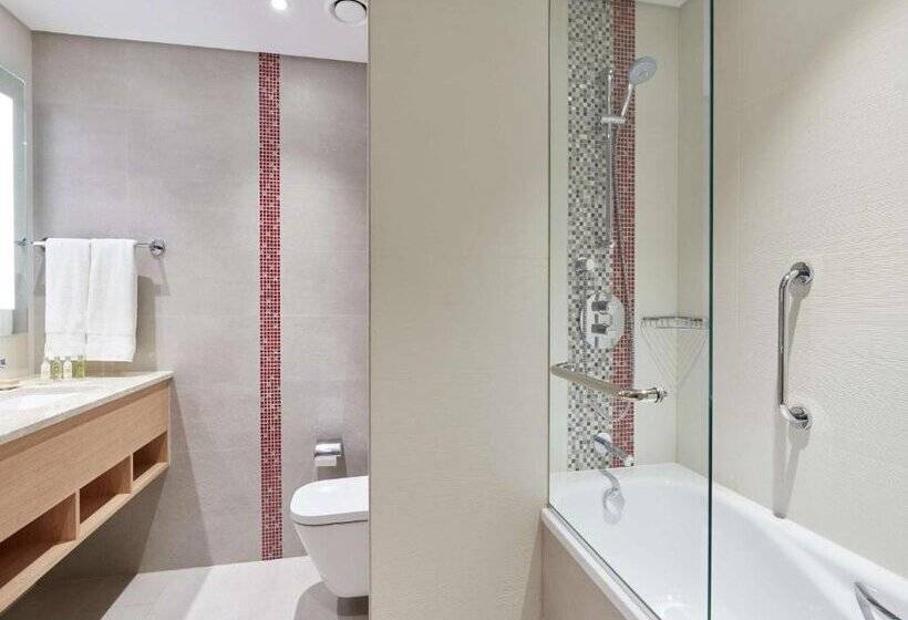 هتل Hilton Garden Inn Muscat Al Khuwair