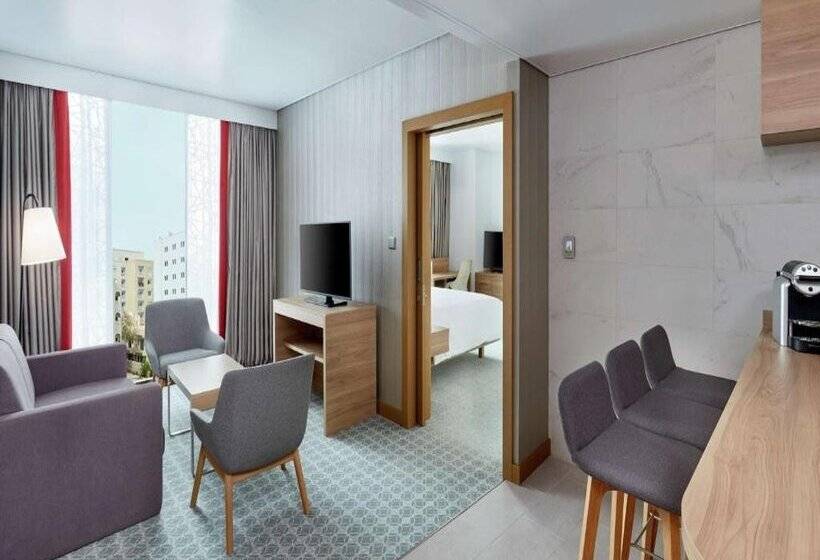 هتل Hilton Garden Inn Muscat Al Khuwair