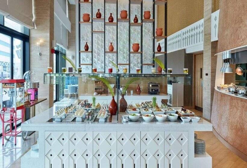 هتل Hilton Garden Inn Muscat Al Khuwair