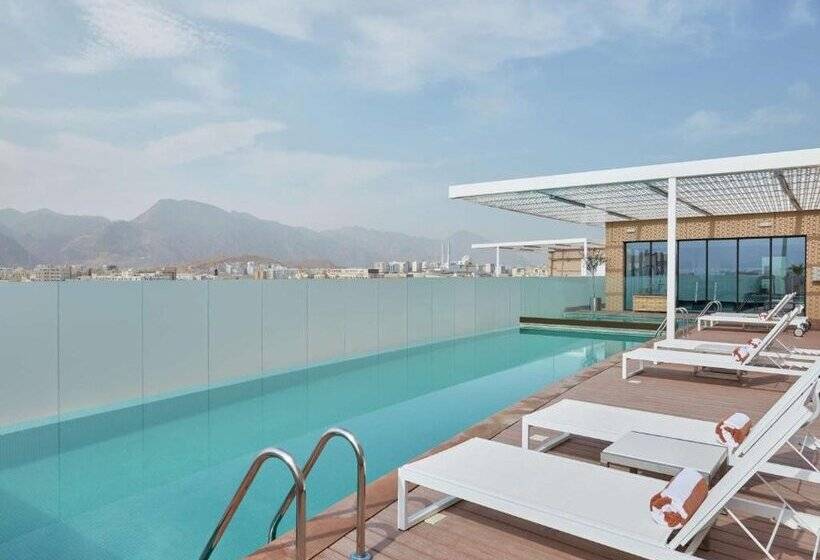 هتل Hilton Garden Inn Muscat Al Khuwair