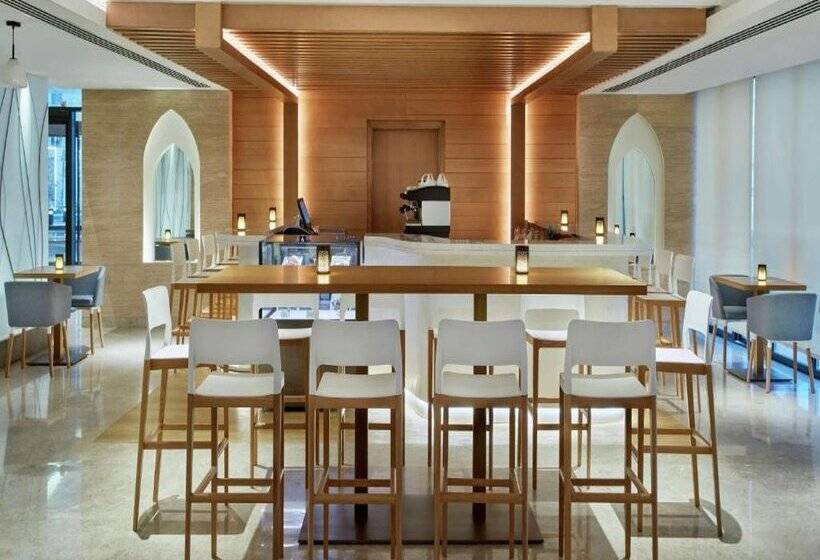 هتل Hilton Garden Inn Muscat Al Khuwair