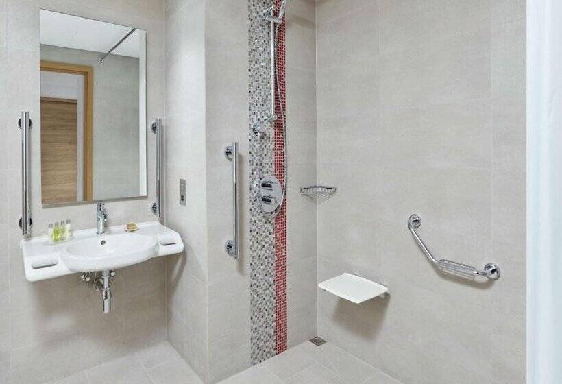 هتل Hilton Garden Inn Muscat Al Khuwair