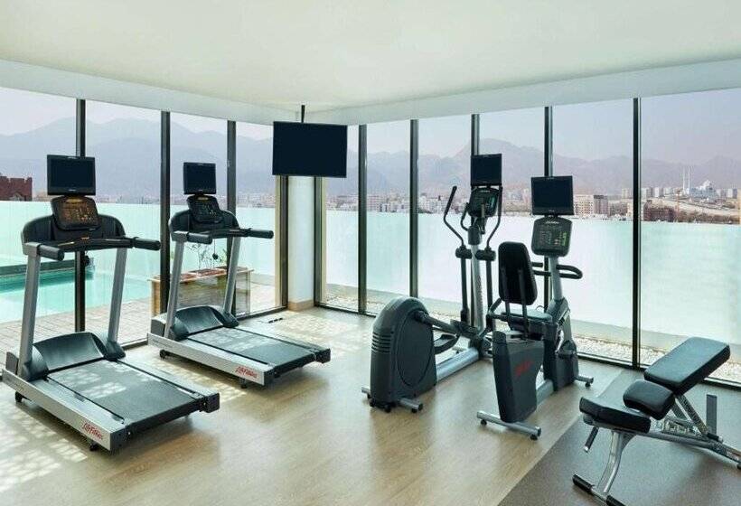 هتل Hilton Garden Inn Muscat Al Khuwair