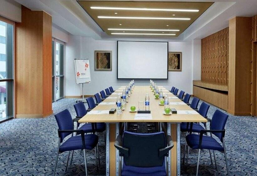 هتل Hilton Garden Inn Muscat Al Khuwair