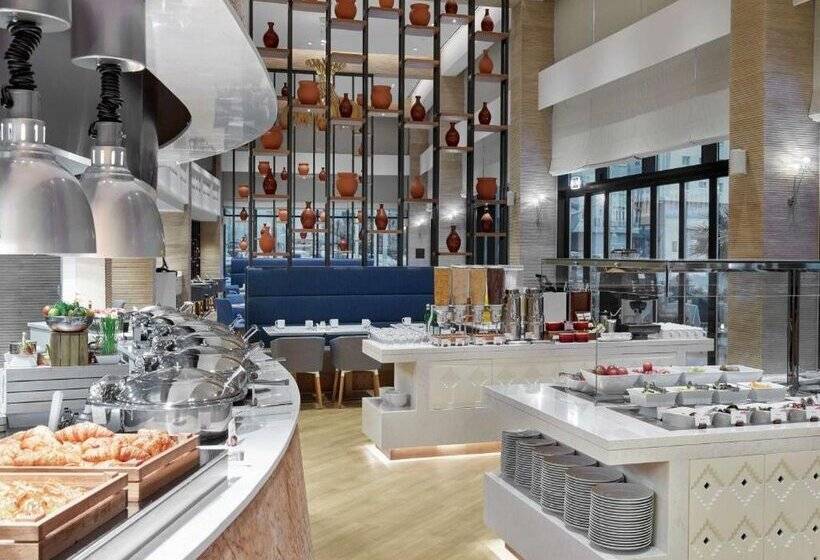 هتل Hilton Garden Inn Muscat Al Khuwair