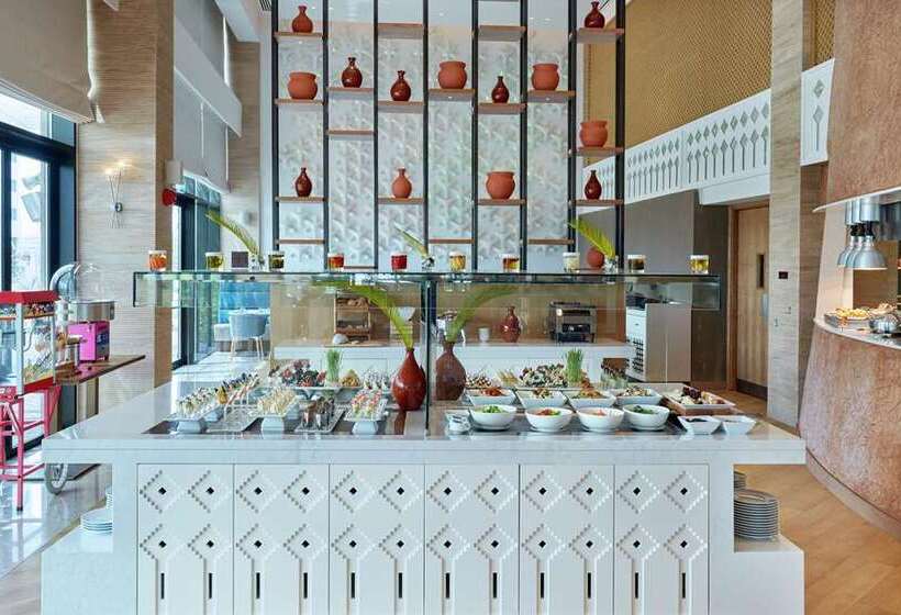 هتل Hilton Garden Inn Muscat Al Khuwair