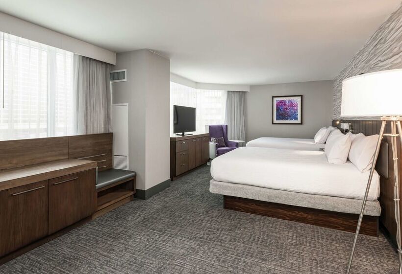 هتل Hilton Garden Inn Ottawa Downtown