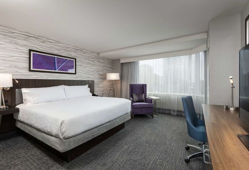 هتل Hilton Garden Inn Ottawa Downtown