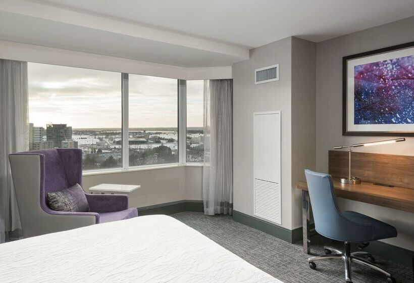 هتل Hilton Garden Inn Ottawa Downtown
