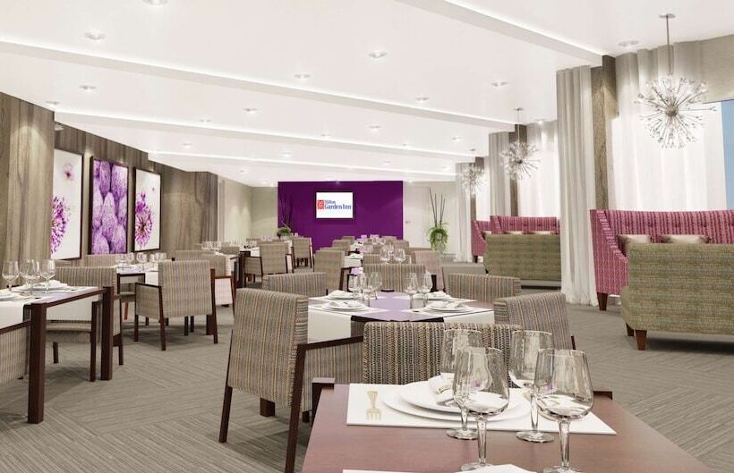 هتل Hilton Garden Inn Ottawa Downtown