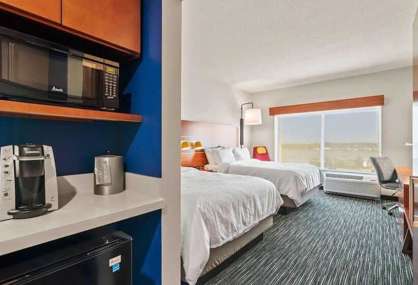 فندق Holiday Inn Express & Suites Orlando  Lake Buena Vista, An Ihg