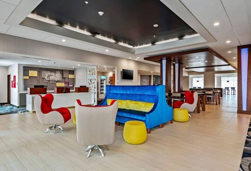 فندق Holiday Inn Express & Suites Orlando  Lake Buena Vista, An Ihg